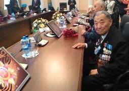 В Костанайской области ветеранам вручили юбилейные медали к 70-летию Победы