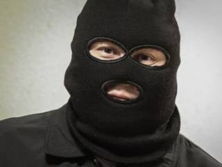 Мужчина в маске ограбил магазин в Усть-Каменогорске