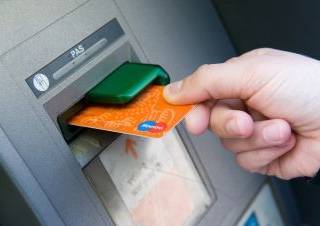 Граждан Молдовы, кравших деньги с банковских карт, осудили в Астане