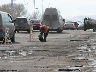В отделе ЖКХ Усть-Каменогорска рассказали, каких дорог коснется ямочный ремонт