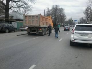 Пенсионерку задавил грузовик в Алматы