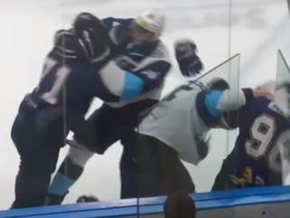 258 штрафных минут за массовую драку на льду получили хоккеисты в Усть-Каменогорске