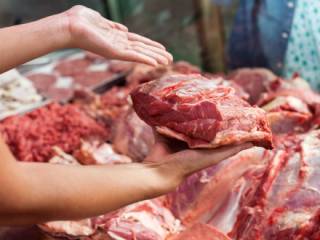 «Такого раньше не было»: в Казахстане резко упал спрос на мясо