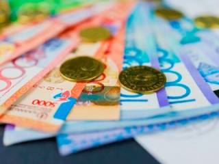 Подоходный налог предложили отменить казахстанцам с низкой зарплатой