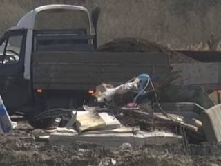 Павлодарец грузовиками вывозил мусор в пойму Иртыша