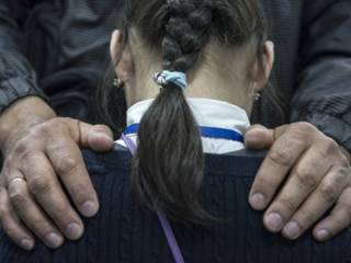 Жительница Шымкента обвинила мужа в педофилии, а следователя и прокурора – в попытке замять дело