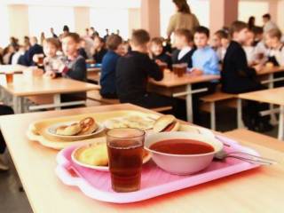 В ВКО на борьбу с удорожанием школьных обедов хотят бросить стабилизационный фонд региона