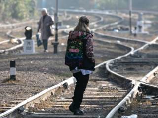 Более 20 тысяч казахстанцев оштрафовали за переход железной дороги в неустановленных местах