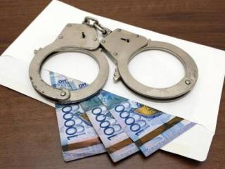 Сотрудники станции Достык задержаны за коррупцию