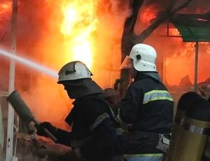 В Усть-Каменогорске при пожаре в кафе эвакуировали 160 человек