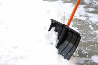 В Казахстане предложили чистить снег бронетанками