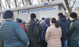 В Усть-Каменогорске и Семее образовались очереди у пунктов сдачи теста на коронавирус