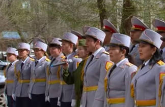 В Усть-Каменогорске необычным способом поздравили ветеранов с Днём Победы