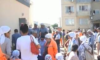 В Актау 300 уборщиков остались без работы из-за проигранного тендера
