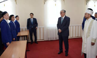 Касым-Жомарт Токаев посетил мечеть «Нур Астана»