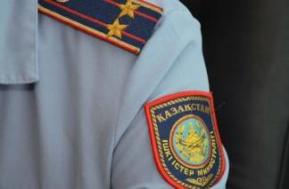 От ножевого ранения в шею погиб полицейский в Актау