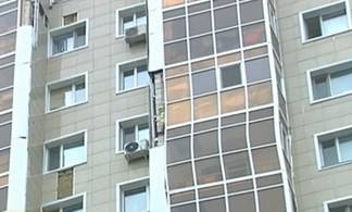 Кривой балкон и другие недоделки в столичной многоэтажке обойдутся в 23 миллиона