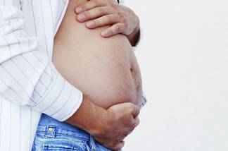 Отцу троих детей из Усть-Каменогорска врач выдал заключение о беременности