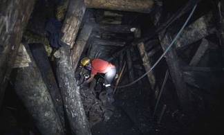 В Риддере спасают горняка, заблокированного под землёй