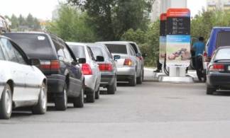 Дефицит бензина в ЗКО привел к очередям, талонам и лимитам