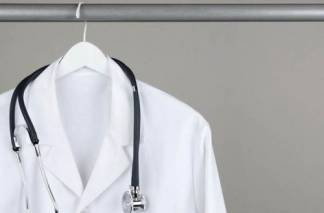 Три главврача уволены в ВКО после жалоб пациентов