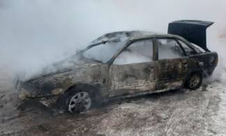В здании столичной автомойки сгорели 13 автомобилей