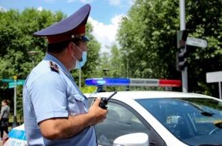 В Казахстане начали проверять автомобили с российскими номерами