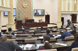 Ведущих торговлю в интернете казахстанцев освободят от подоходного налога