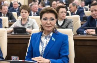 Дарига Назарбаева ушла в отпуск без содержания до конца января
