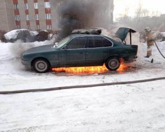 В Усть-Каменогорске горел автомобиль