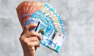 Житель Усть-Каменогорска отдал мошеннику полмиллиона тенге, чтобы устроиться на работу