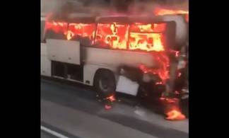 В Атырауской области вспыхнул пассажирский автобус