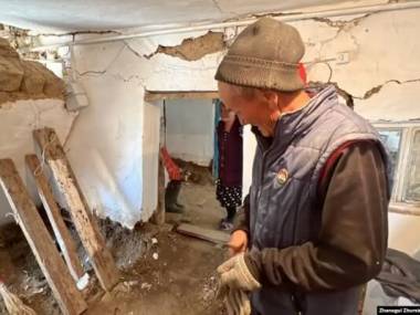 Двух человек осудили за критику в адрес власти из-за паводков в Казахстане