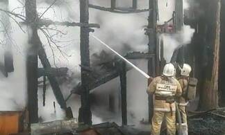 В Усть-Каменогорске сгорел двухэтажный дом
