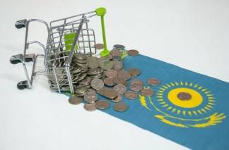 Казахстанские депутаты хотят, чтобы зарплата поспевала за ростом цен