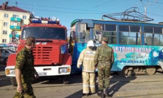 Пожарная машина столкнулась с трамваем в Усть-Каменогорске