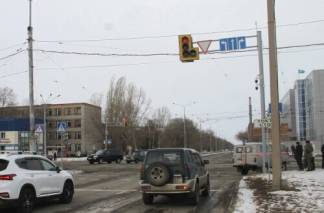 В Усть-Каменогорске не могли определиться, какой дорожный знак поставить на пересечении проспектов