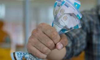 Мужчина вырвал деньги из рук 4-классницы в Усть-Каменогорске