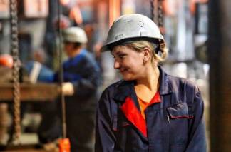 Женщинам в Казахстане разрешат работать в мужских профессиях