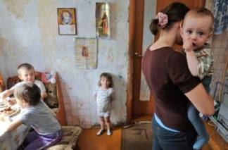 Треть населения Казахстана ютится в маленьких квартирах по пять человек