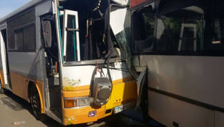 В результате столкновения двух автобусов в Уральске пострадали более 40 человек