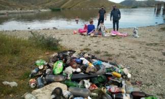 38 баз отдыха на Бухтарме проверили экологи на предмет свалок мусора