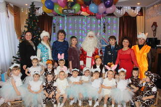 В канун Нового года полицейские Усть-Каменогорска подарили малышам незабываемое настроение