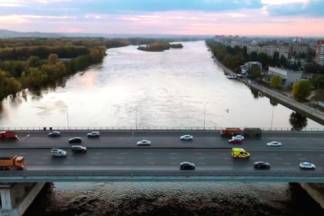 В Усть-Каменогорске объявили, что достроен Иртышский мост