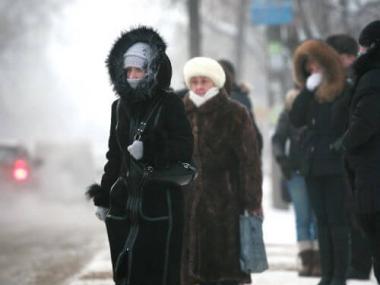 В Усть-Каменогорске люди мёрзнут на остановках и в квартирах
