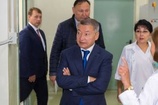 Аким ВКО посетил больницы Усть-Каменогорска