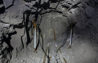 На шахте Казахстанская после выброса метана обнаружены 3 человека без признаков жизни