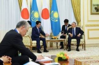 Встреча Назарбаева и Синдзо Абэ проходит в Акорде