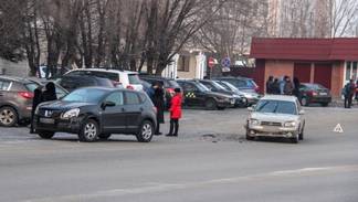 Две иномарки не поделили проезжую часть в Усть-Каменогорске