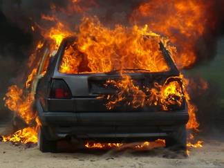 За одну ночь в Усть-Каменогорске сгорели три автомобиля